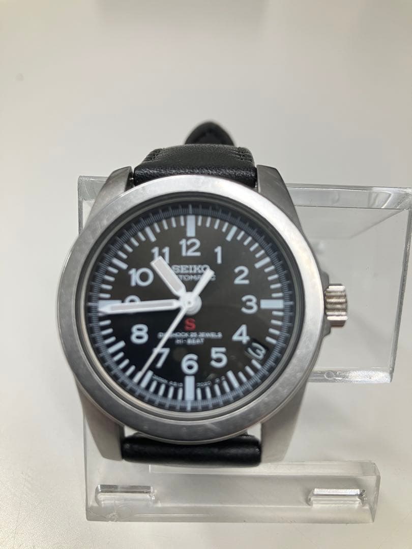 SEIKO 赤SUS　ブラックダイヤル　革ケース付【ベルト社外品】
