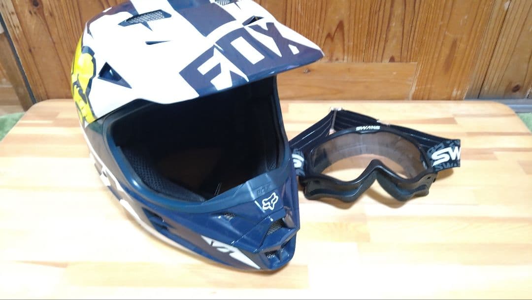 FOX V1 オフロードヘルメット SWANSゴーグルセット