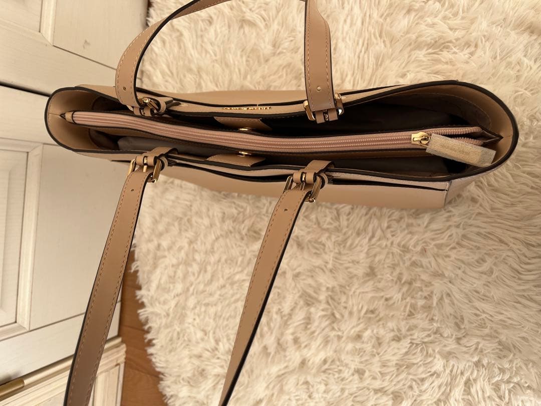 未使用MICHAEL KORS 上品なトートバッグ　収納充実　ベージュ系