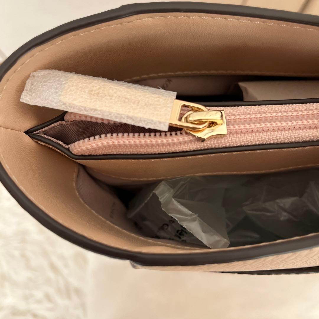 未使用MICHAEL KORS 上品なトートバッグ　収納充実　ベージュ系