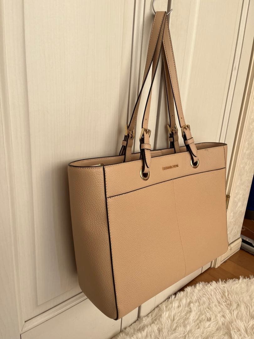 未使用MICHAEL KORS 上品なトートバッグ　収納充実　ベージュ系