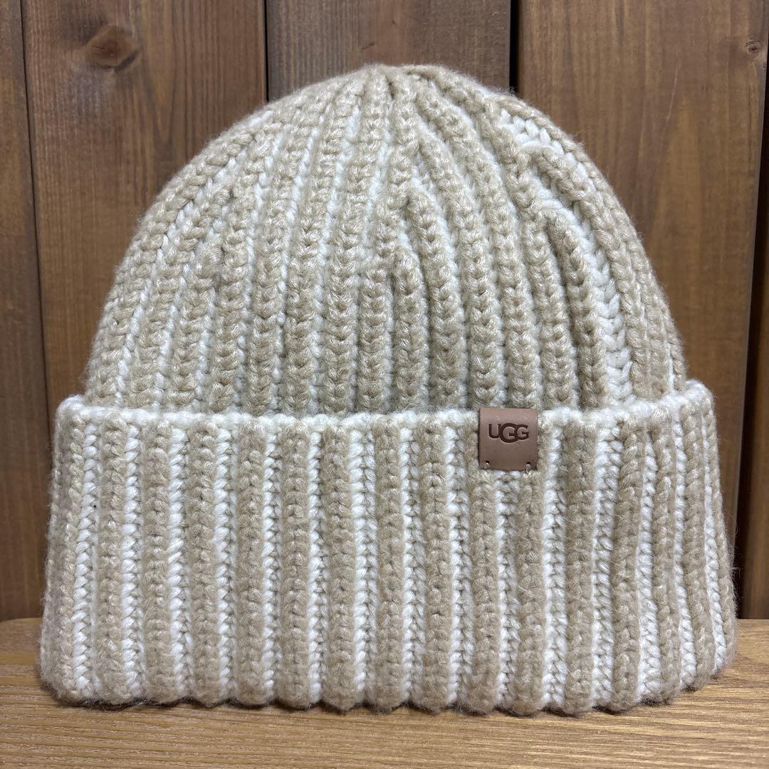 UGG ベージュ ビーニー ニット帽 クリーム アグ ストラップ