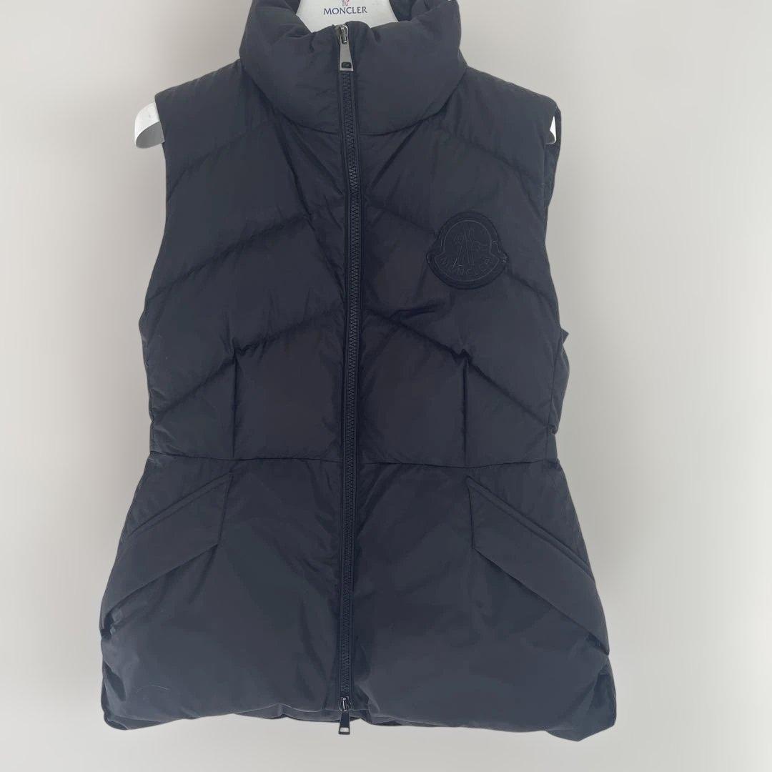 ＊モンクレール ベスト ダウン size0 黒ロゴワッペン 定価12.7万円＊