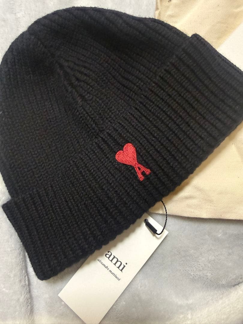 【新品未使用　タグ付】ami paris 黒 ニット帽