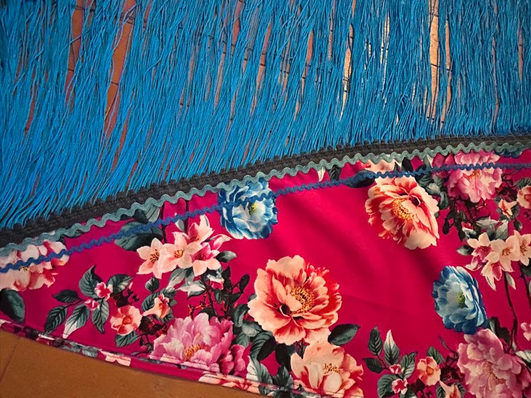 新品未使用ロングフレコ　フラメンコシージョ花柄ピンク×ブルー系