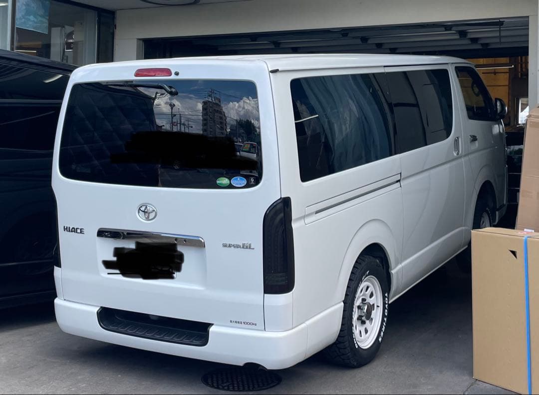 【動作確認済】ハイエース 200系 フルLEDテールランプ スモーク 社外品