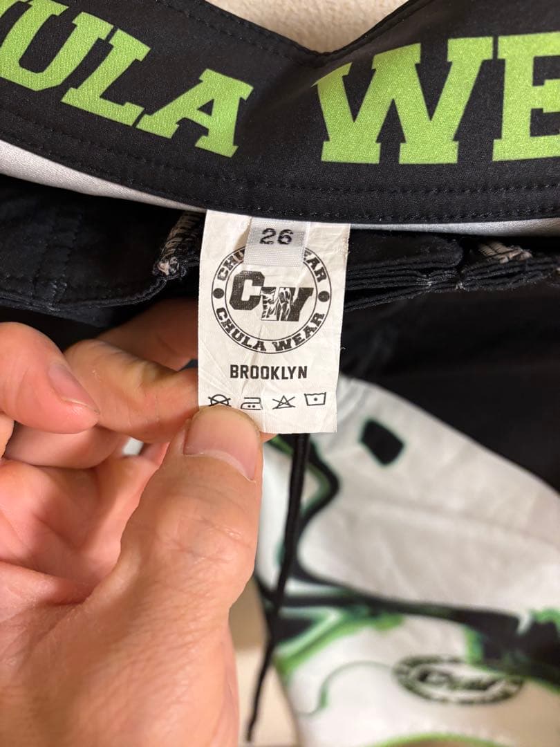 人気のエリンバンクス着用Chula Wear サーフパンツ