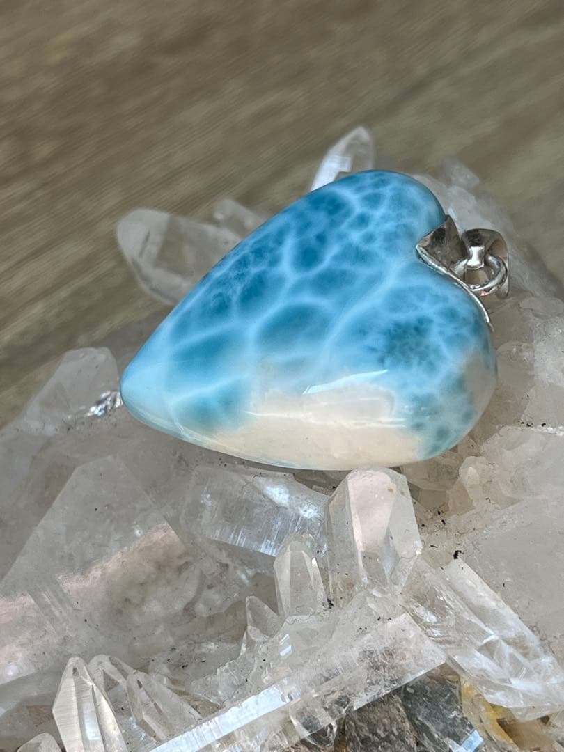 天然石☆高品質！ラリマーハート型ペンダントトップ☆ラリマーらしい模様が美しい！