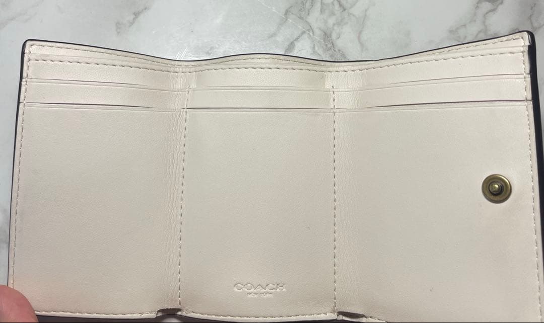 Coach ミニトライフォールドウォレット チェリー
