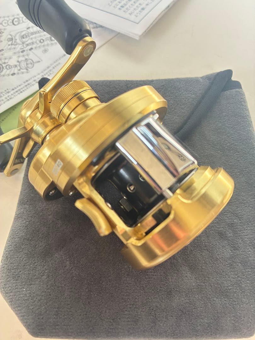 シマノ　15カルカッタコンクエスト201 HG