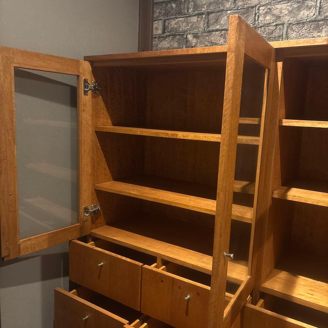 【海陸】ブラウン木製ガラス扉キャビネット