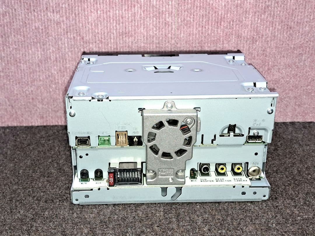 ★カロッツェリア AVIC-RZ03 DVD再生・ワンセグTV装備★動作良好