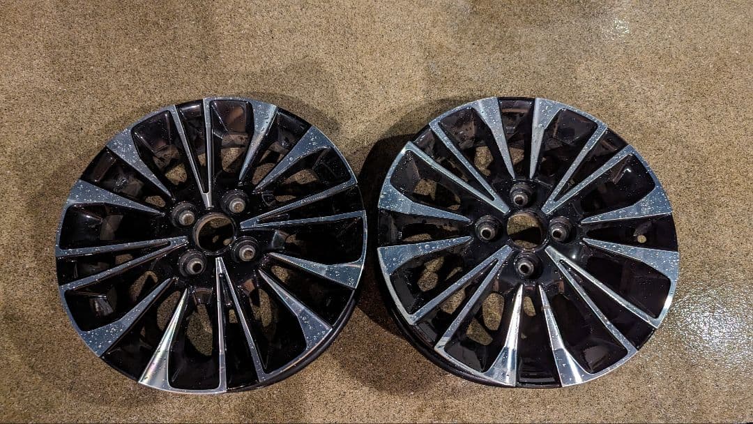 ダイハツ　タントカスタム　ホイール　15インチ