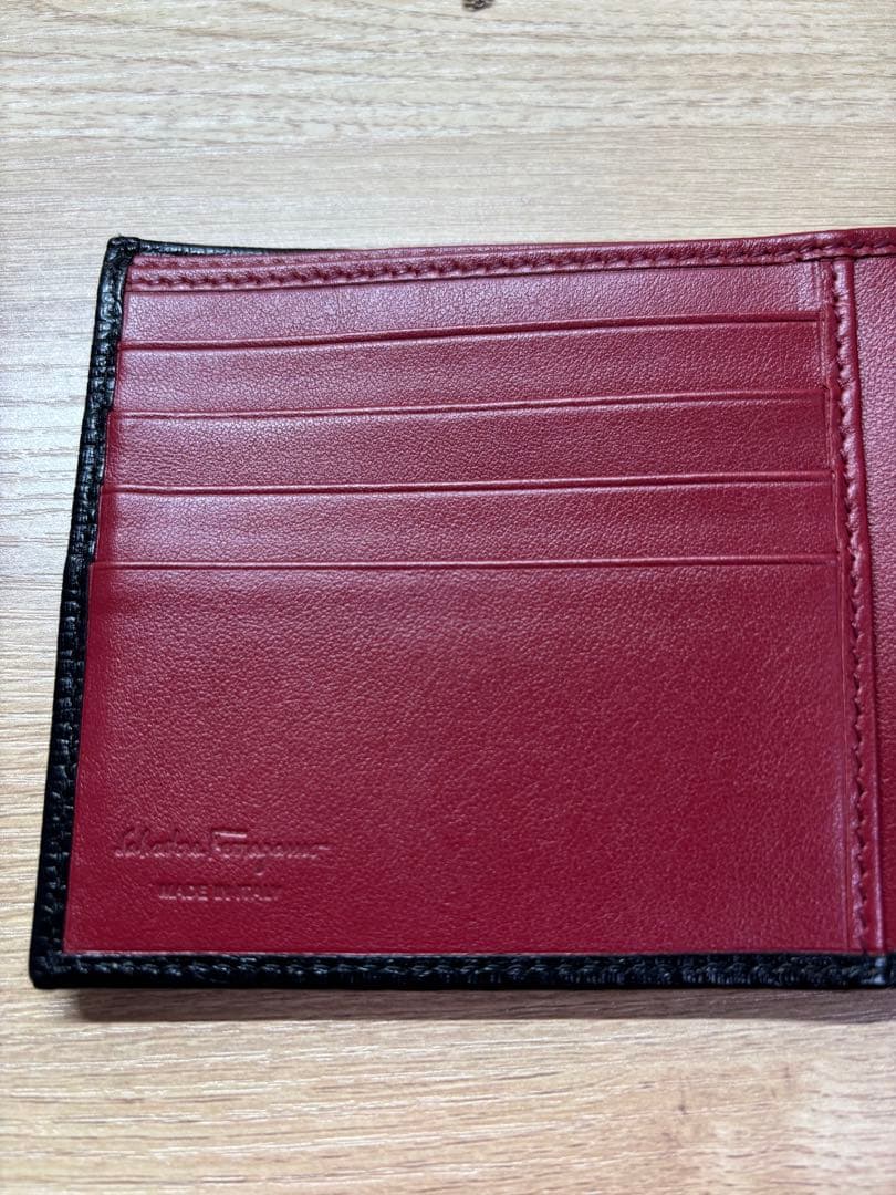 Salvatore Ferragamo /二つ折り財布 ガンチーニ