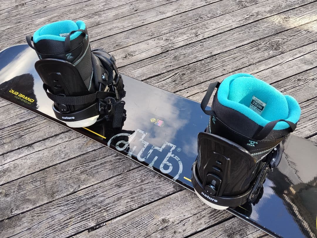 子供用 スノーボード3点セット DUB 130 新品ビン BOAブーツ 25cm