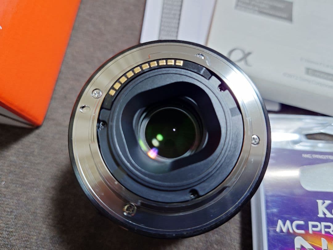 SONY E 35mm F1.8 OSS レンズ