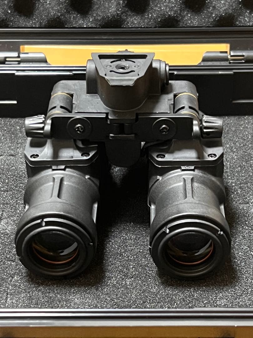 【保証付】PVS31　デジタルナイトビジョン 実動 IR 四角画面