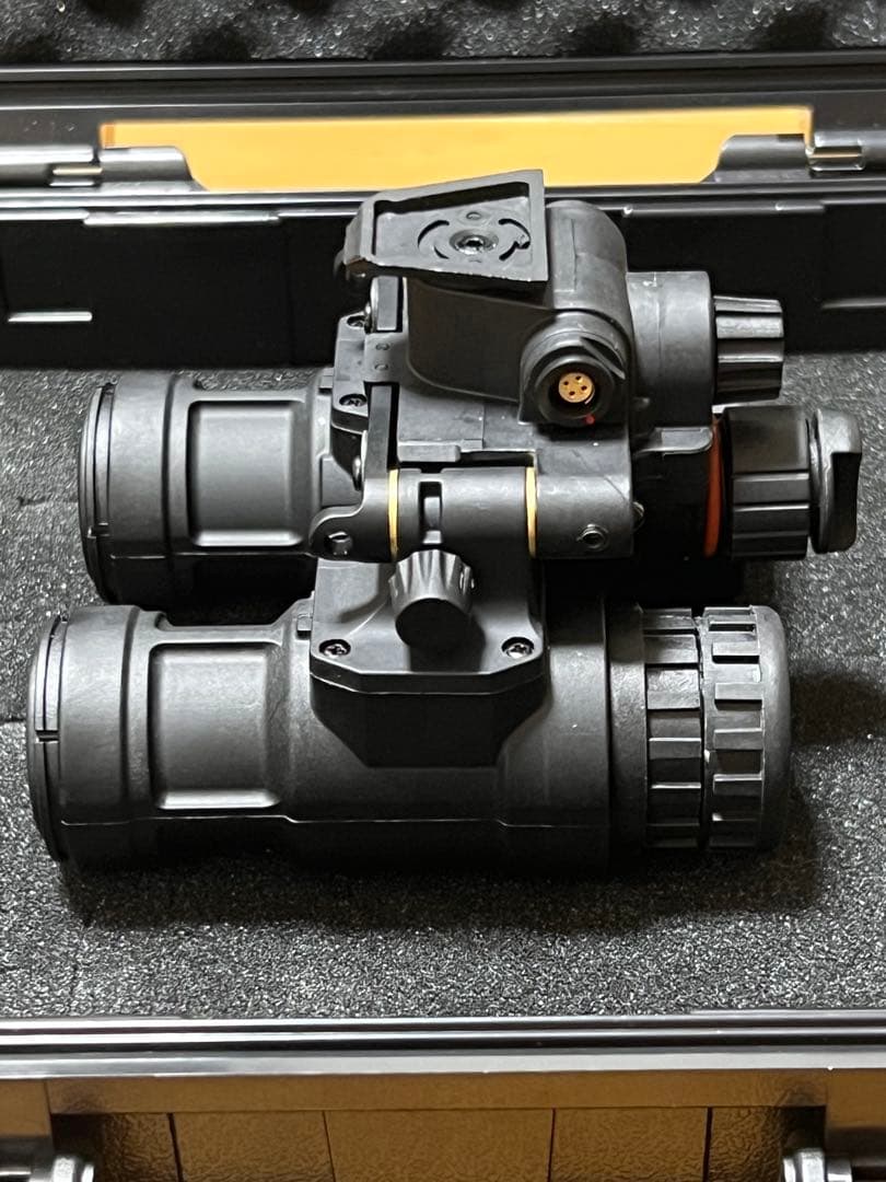 【保証付】PVS31　デジタルナイトビジョン 実動 IR 四角画面