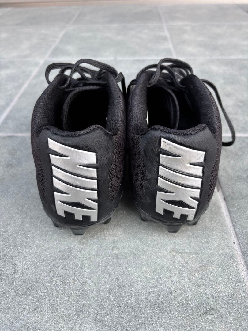 アメフト　スパイク　NIKE