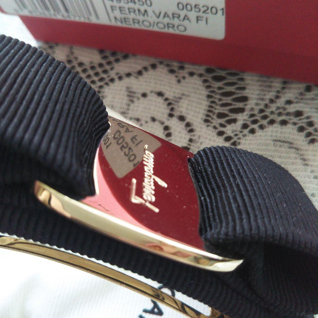 フェラガモ ヴァラ・リボンのバレッタ