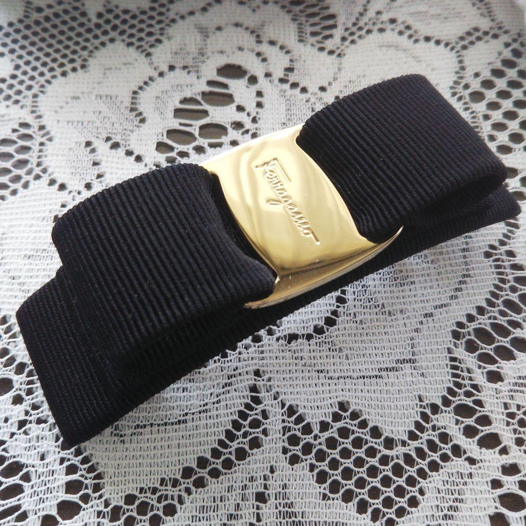 フェラガモ ヴァラ・リボンのバレッタ