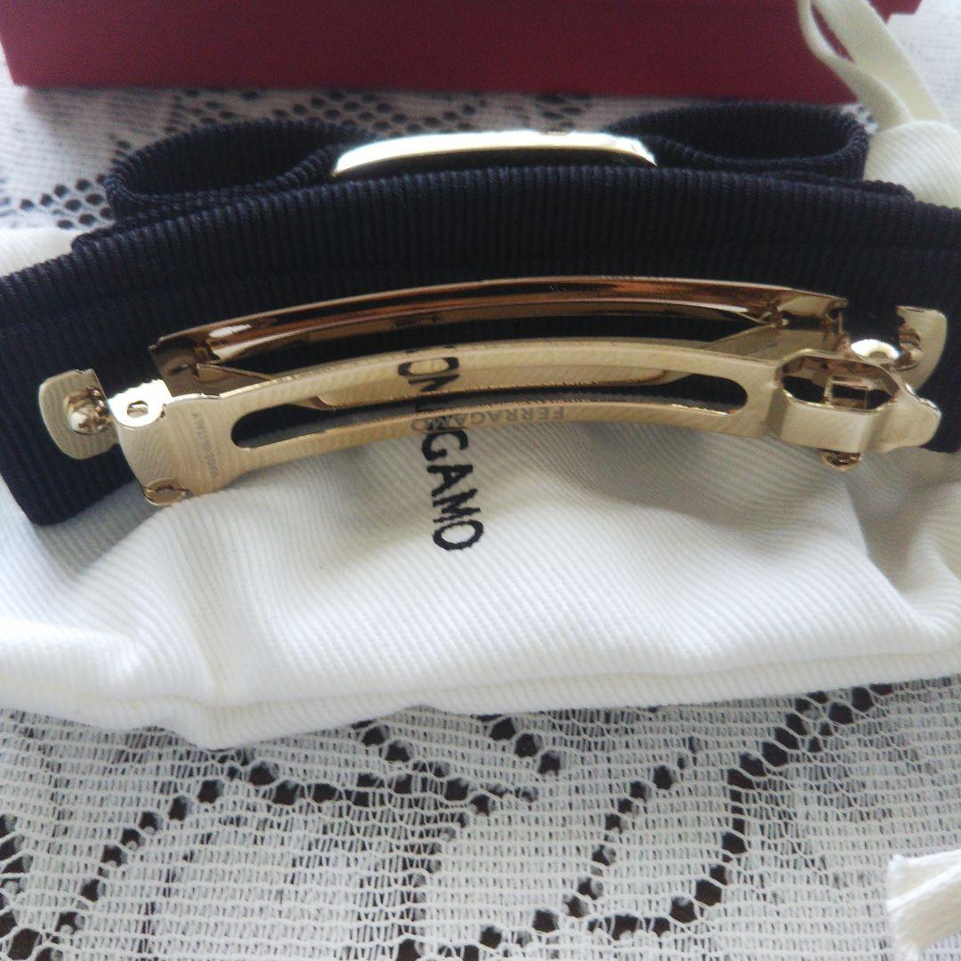 フェラガモ ヴァラ・リボンのバレッタ