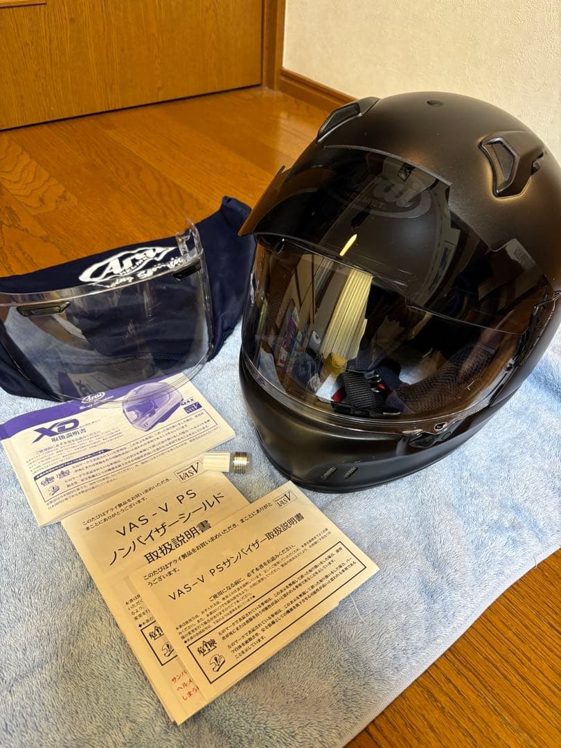 Arai XDフルフェイスヘルメット フラットブラック、サンバイザー付