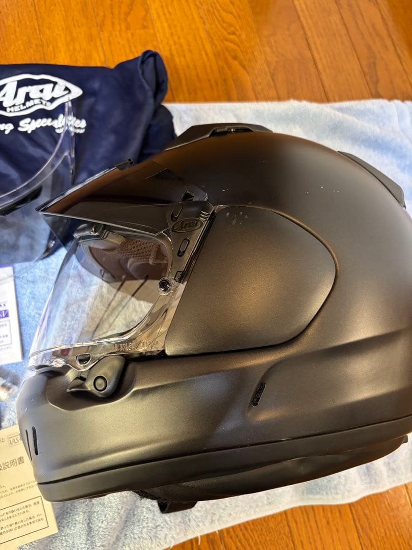 Arai XDフルフェイスヘルメット フラットブラック、サンバイザー付