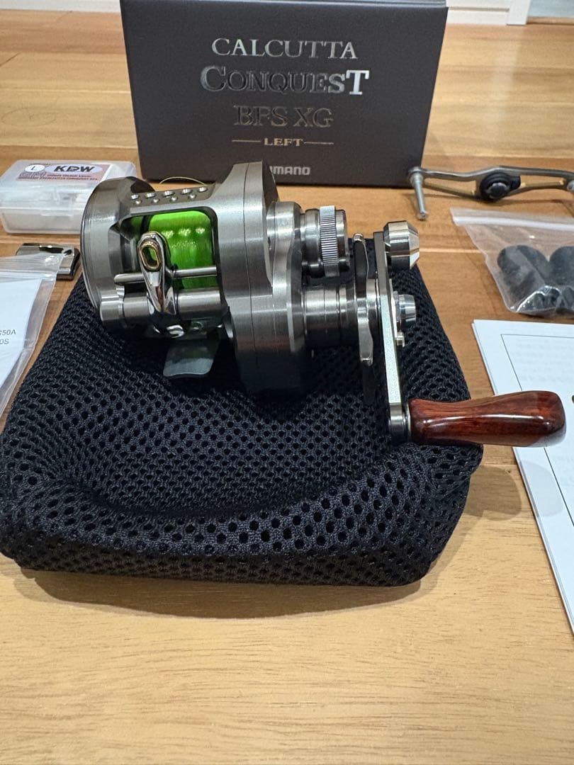 で*け様 極美品 シマノ カルカッタコンクエストBFS XG LEFT カスタム