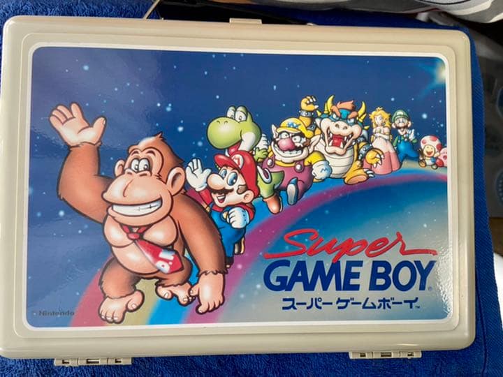 ゲームボーイ　充電式　スーパーゲームボーイのケース　ゲームソフト4本