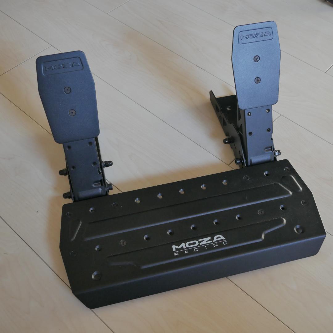 MOZA R5 ハンドルコントローラ