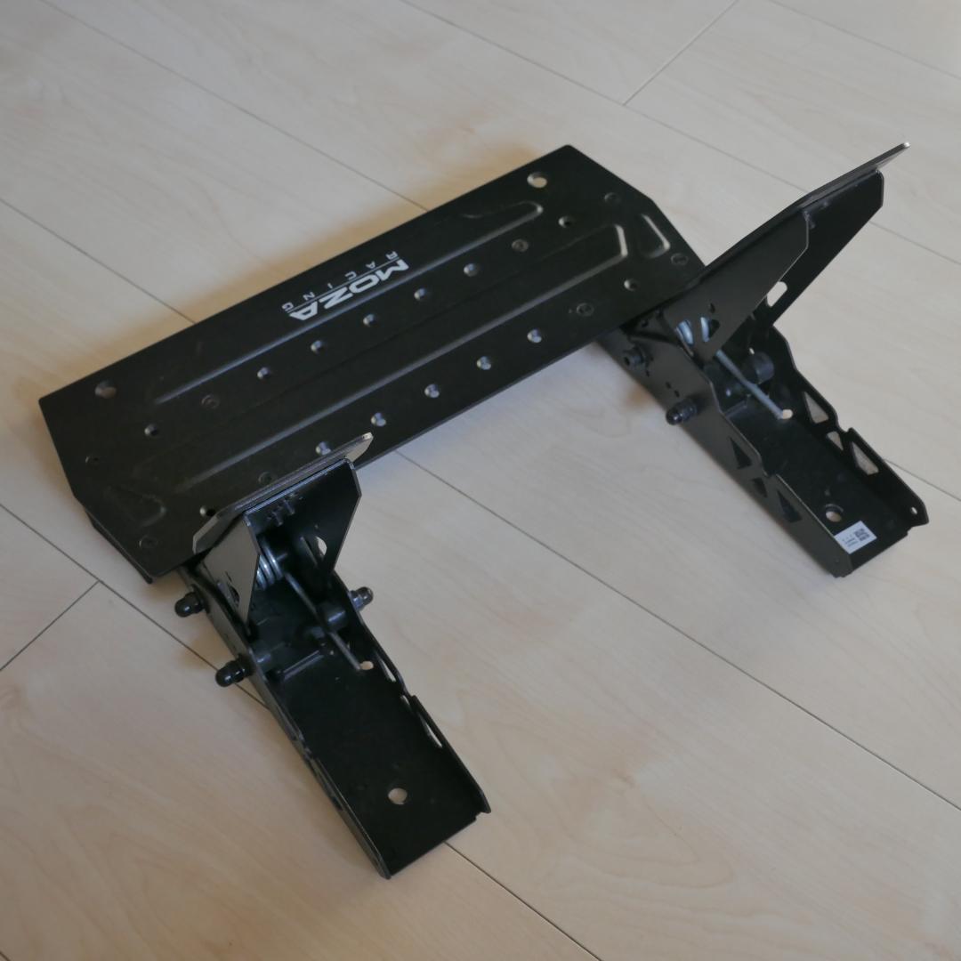 MOZA R5 ハンドルコントローラ