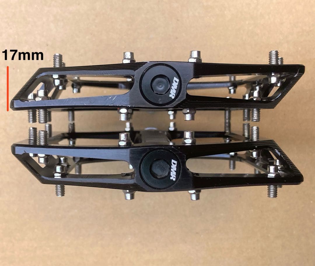 美品!! DMR VAULT フラットペダル / グロス ブラック