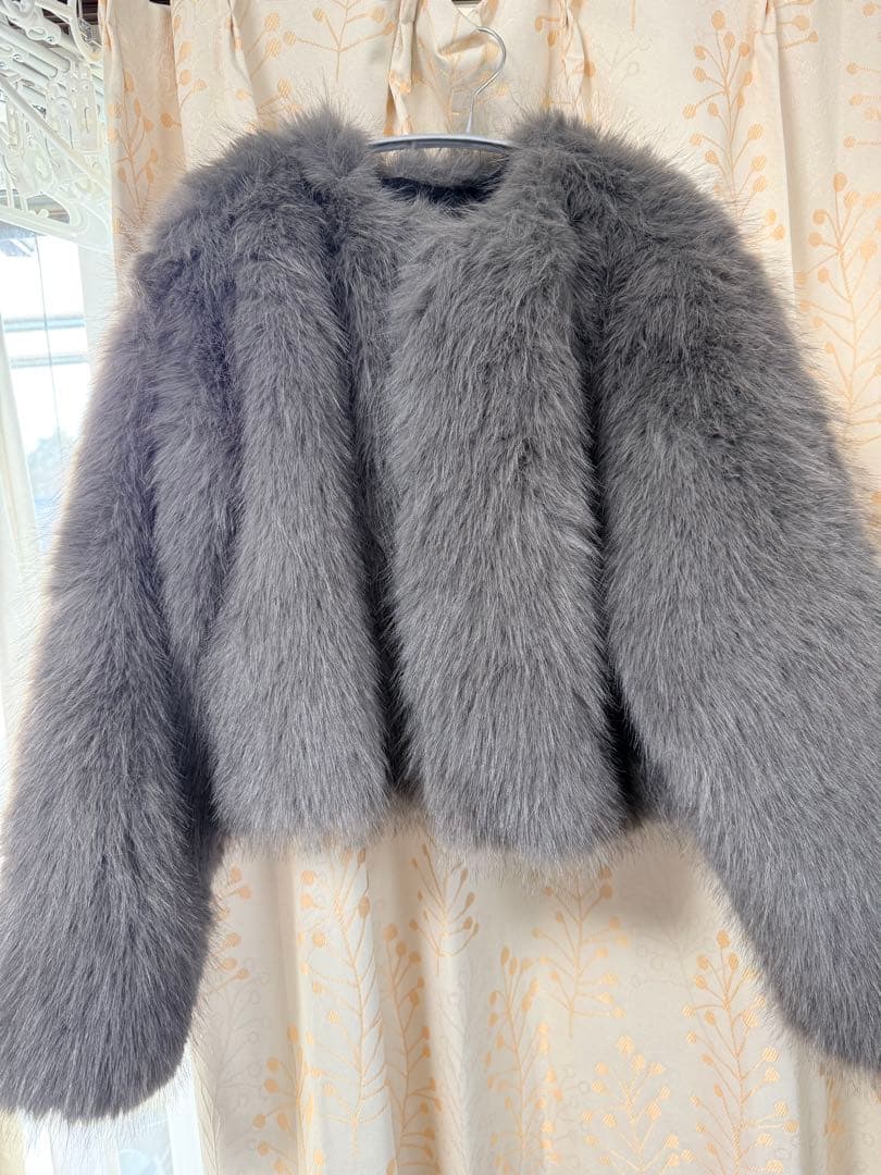 ZARA フェイクファーショートコート　Lサイズ　完売品