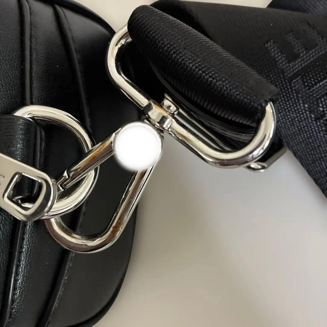 Lacoste スモールトップハンドルバッグ ブラック