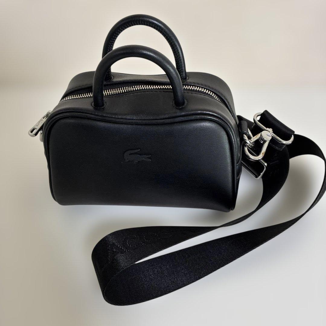Lacoste スモールトップハンドルバッグ ブラック
