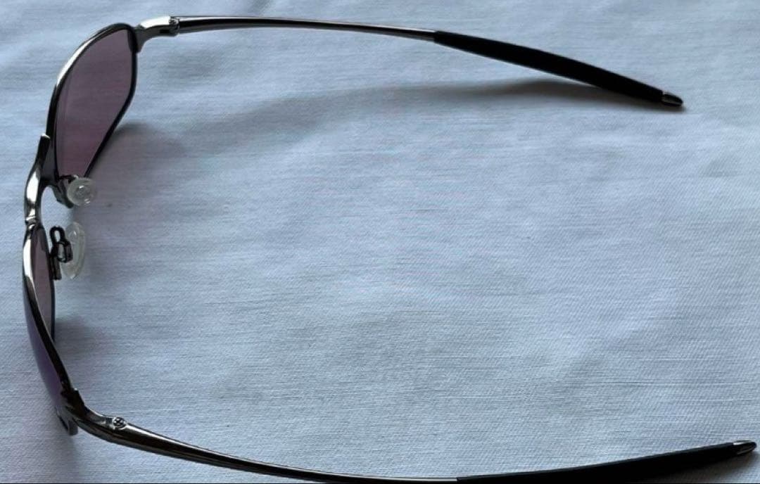 OAKLEYのSQUARE WIRE 2.0マットグレーのフレーム激レア廃盤品