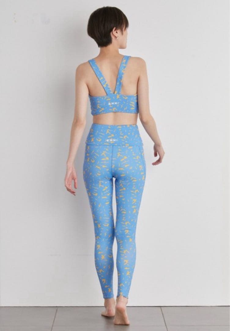 emmi エミ ヨガウェア ブラトップ レギンス 上下セット