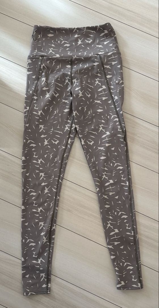 emmi エミ ヨガウェア ブラトップ レギンス 上下セット