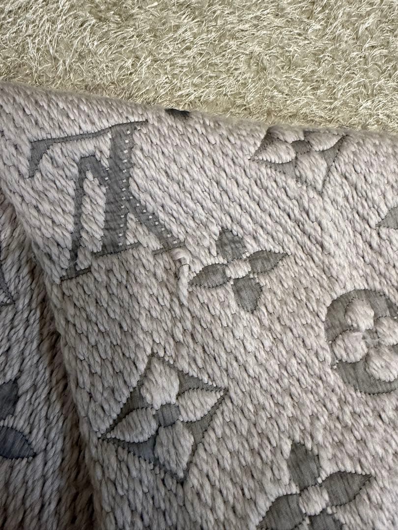 Louis Vuitton モノグラム マフラー グレー