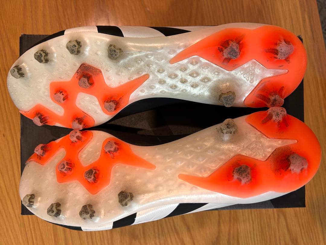 adidas Predator スパイク　AG