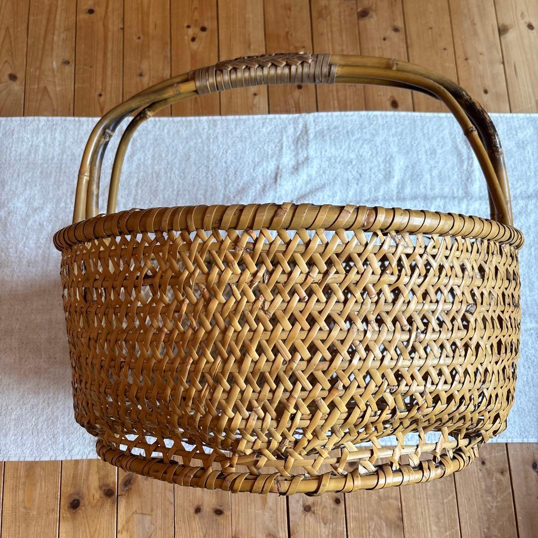 激レア　入手困難　根曲がり竹手籠　昭和レトロな逸品　￼ヴィンテージ　大きなサイズ