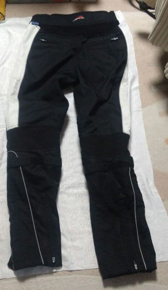 値下げ！ クシタニバイクパンツ　ハードサポーター付き 腰にもパット付きサイズLL