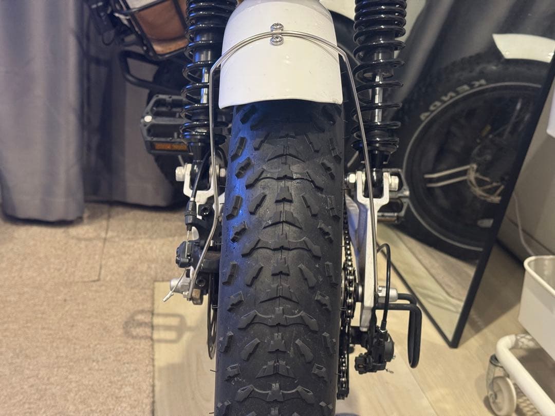 フローバイク　ホワイト　電動アシスト自転車 カゴ付き　FLOW