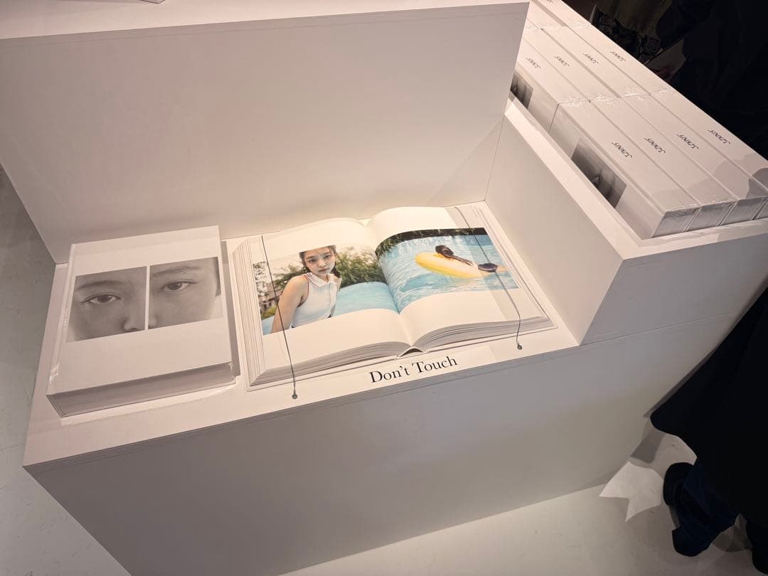 【初回生産限定盤】JENNIE Photobook 写真集 代官山 POP UP