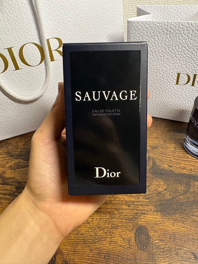 Dior Sauvage オードトワレ 香水 ボックス付き