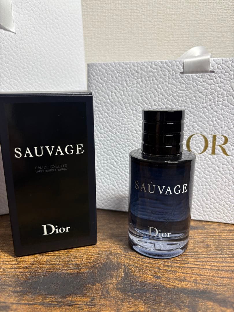 Dior Sauvage オードトワレ 香水 ボックス付き