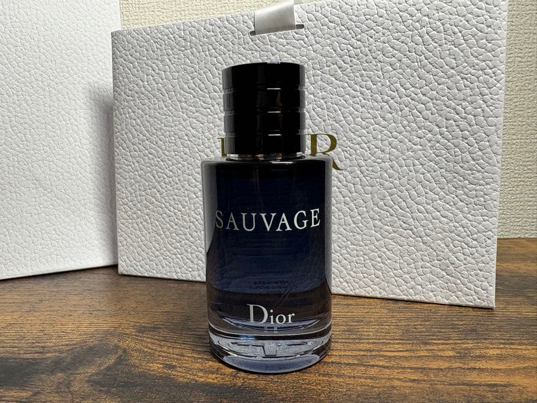 Dior Sauvage オードトワレ 香水 ボックス付き