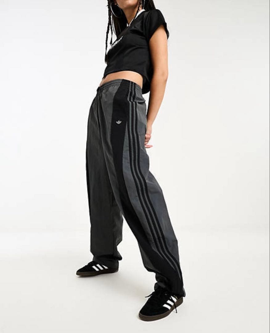 adidas パラシュートパンツL