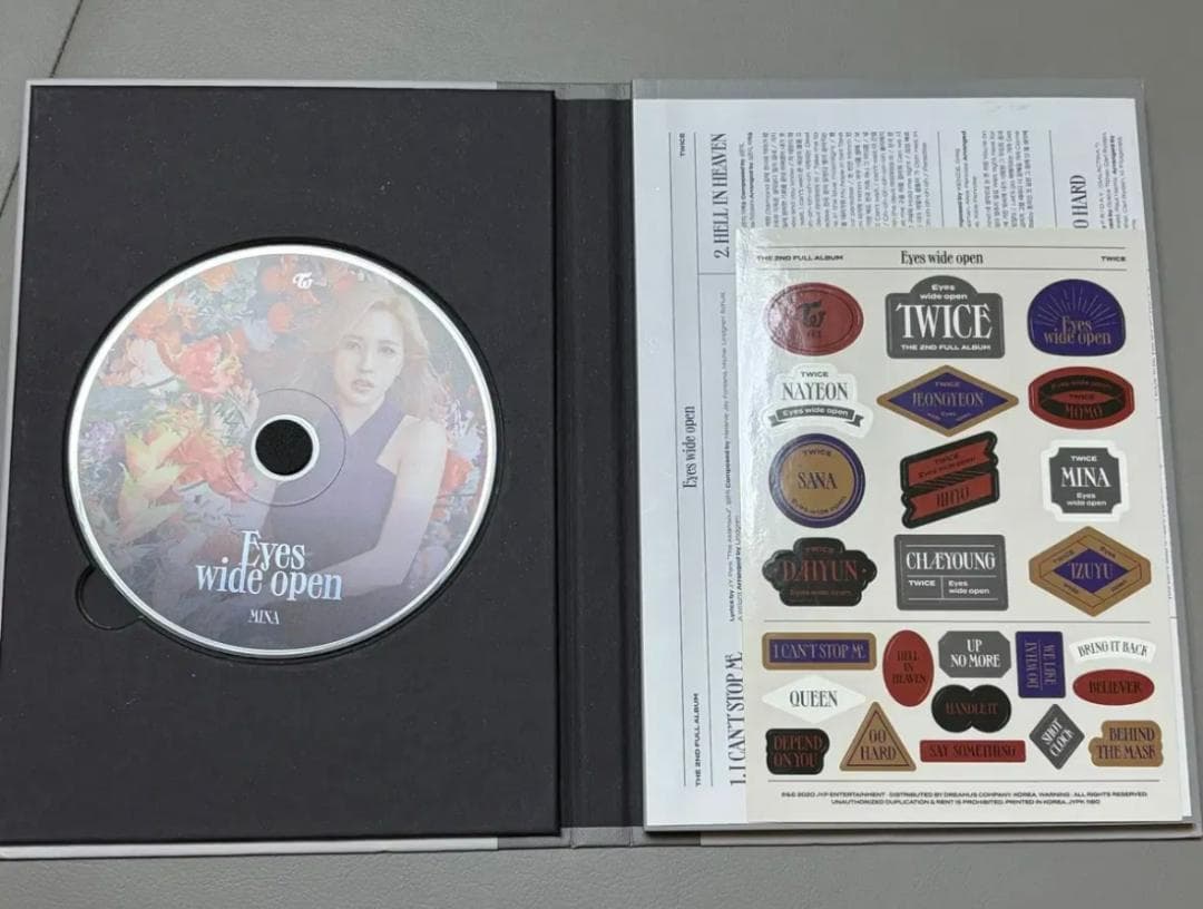 TWICEサインアルバム (Eyes Wide Open)